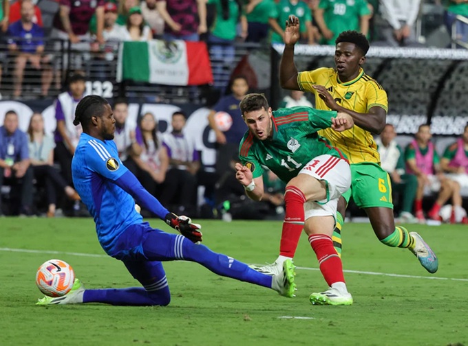 Santiago Jimenez đã có 6 bàn thắng sau 46 lần khoác áo ĐT Mexico