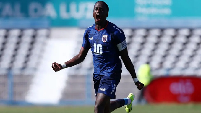 Tiền vệ Jamiro Monteiro của ĐT Cape Verde từng chơi dưới trướng HLV Arne Slot tại CLB SC Cambuur