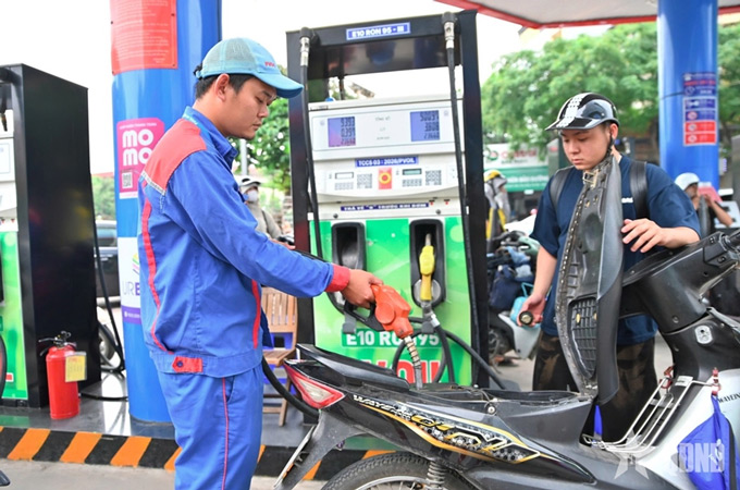 Giá xăng dầu chiều nay 13/6: Giá xăng tiếp tục ở vùng thấp
