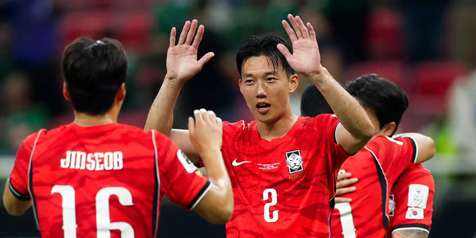 Lee Han-beom (số 2) đang trở thành mục tiêu hàng đầu của Liverpool