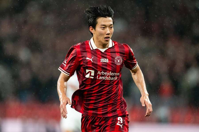 Lee Han-beom là trung vệ trẻ đầy tài năng