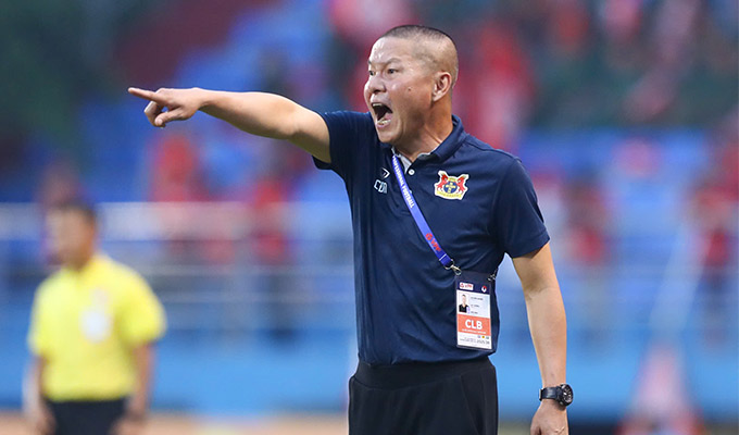 Chỉ trong thời gian ngắn, HLV Chu Đình Nghiêm đã giúp Ninh Bình lột xác với bộ mặt rất tích cực - Ảnh: Đức Cường 