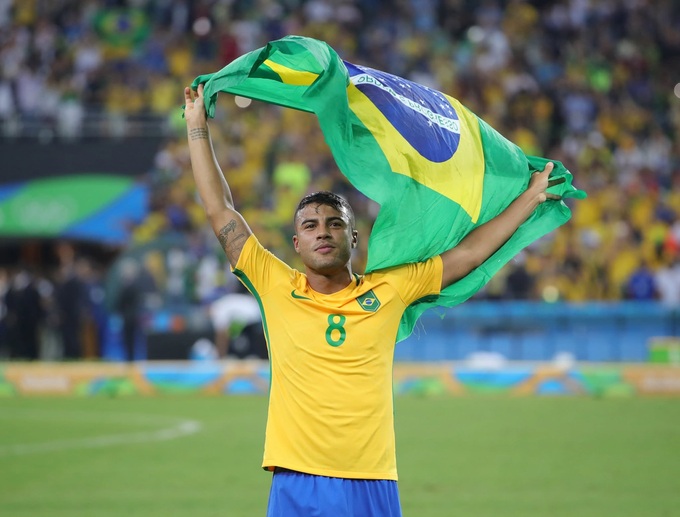 Rafinha chọn khoác áo Brazil khi còn rất trẻ. Ảnh: Facebook