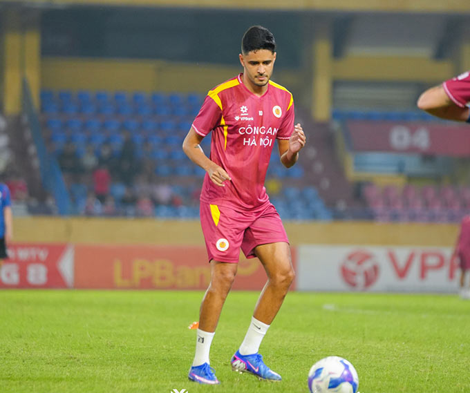 CLB Công an Hà Nội cần chú ý đến án treo giò của Leo Artur