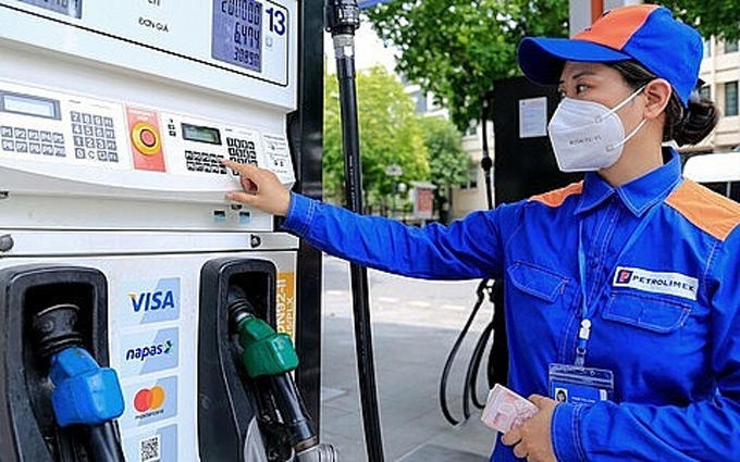 Giá xăng dầu hôm nay 14/6: Dầu thế giới giảm mạnh, xăng E10 duy trì vùng giá thấp