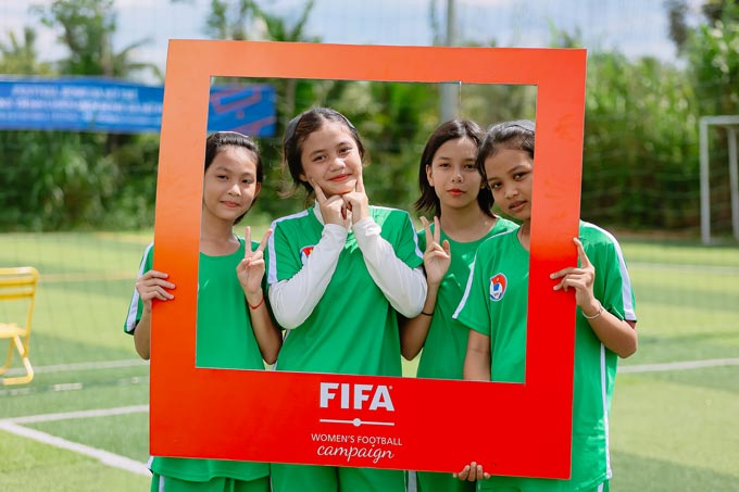 Nụ cười của các nữ cầu thủ trẻ