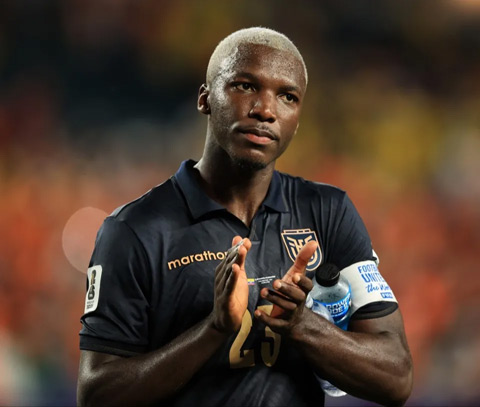 Moises Caicedo trở thành nạn nhân đầu tiên của luật mới tại World Cup 2026