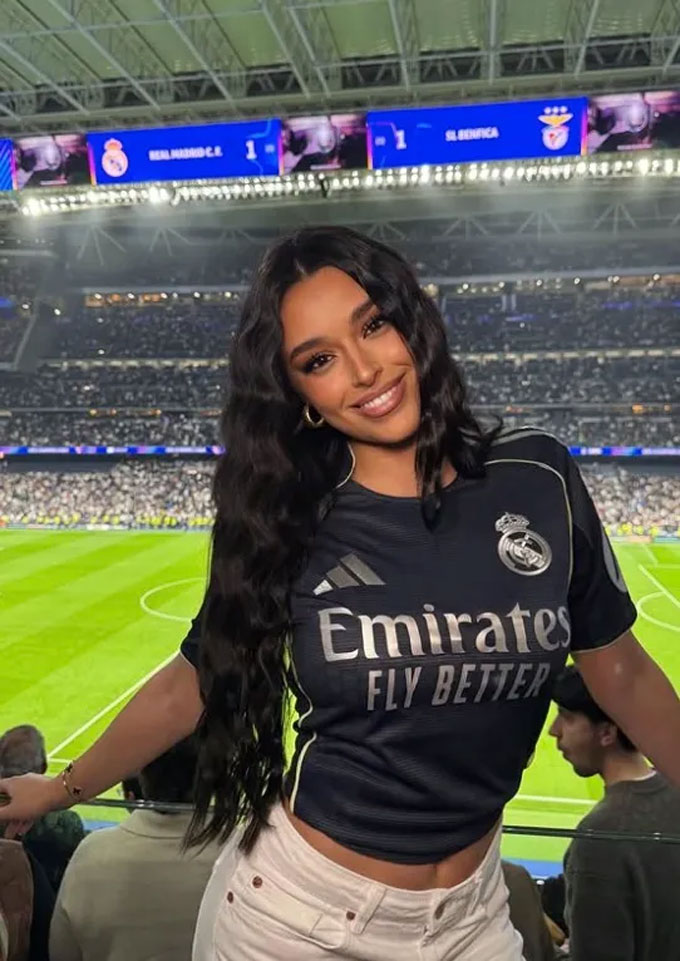 Cô cũng là 1 fan cuồng của Real Madrid - Ảnh: Instagram nhân vật