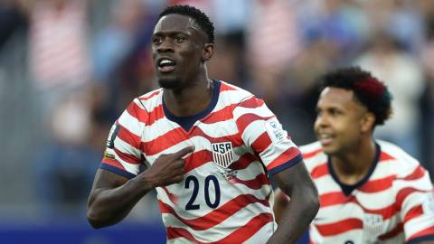 Balogun lập cú đúp vào lưới Paraguay