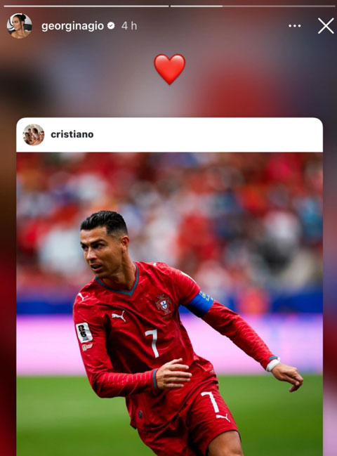 Georgina Rodriguez động viên Ronaldo