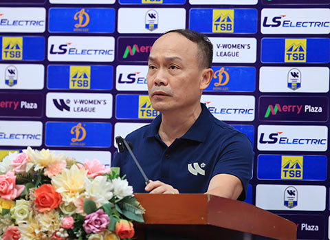 Tổng Thư ký VFF Nguyễn Văn Phú phát biểu khai mạc giải đấu