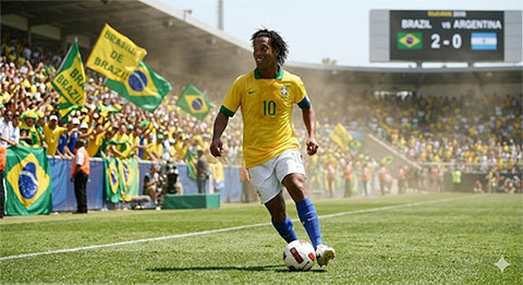 Ronaldinho từng cùng ĐT Brazil giành cúp vàng thế giới
