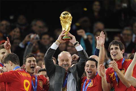 Del Bosque khi đội nhà thua ra quân tại World Cup 2010: "Thắng 6 trận còn lại ta sẽ vô địch!"