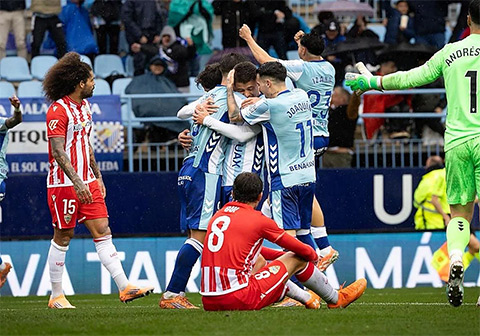 Malaga đánh bại Almeria ở trận chung kết thăng hạng