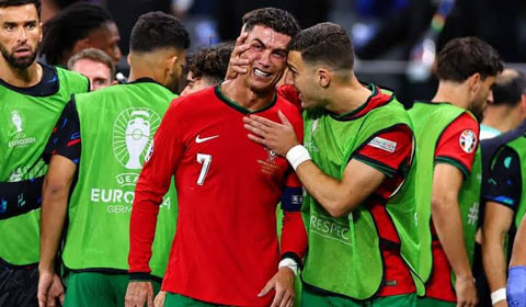 Ronaldo từng nhiều lần bật khóc trên sân 
