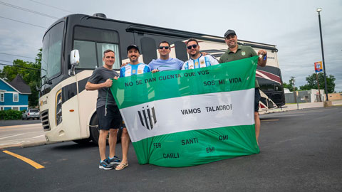 Nhóm fan cuồng đến từ Banfield, Argentina