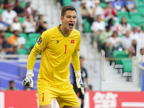 Nguyễn Filip tập trung tối đa cùng CLB Công an Hà Nội tranh vé dự AFC Champions League Elite. Ảnh: Đức Cường