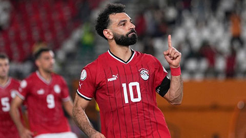 Salah ăn mừng sau khi ghi bàn nâng tỉ số lên 2-1