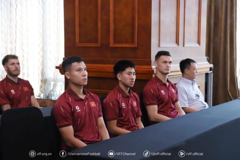 Các tuyển thủ được yêu cầu chấp hành tốt các quy định của ban huấn luyện - Ảnh: VFF