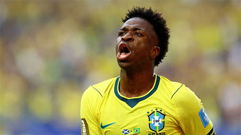 Vinicius tỏa sáng với cú đúp bàn thắng