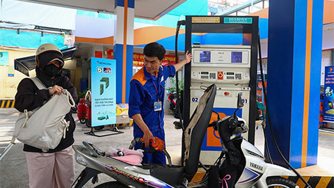 Giá xăng dầu giảm mạnh trong kỳ điều chỉnh chiều 25/6