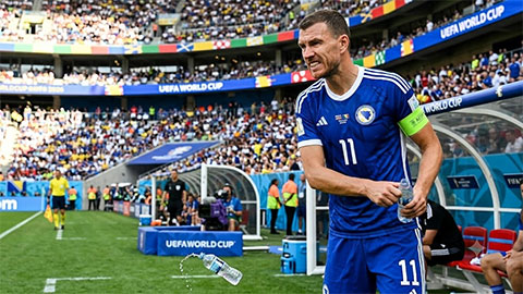 Dzeko bất mãn vì không được chơi hết cả trận