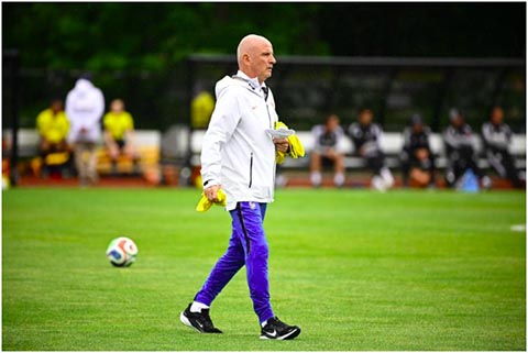 Guy Sephan sẽ thay thế Didier Deschamps trong trận đấu cuối vòng bảng World Cup 2026