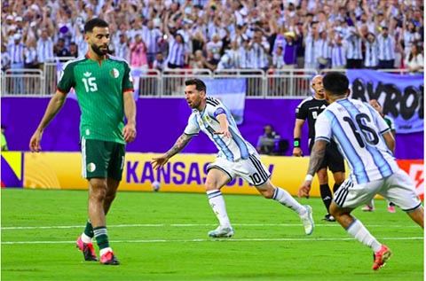 Messi đã có 5 bàn