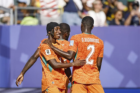 Lần đầu tiên trong lịch sử Bờ Biển Ngà vượt qua vòng bảng World Cup
