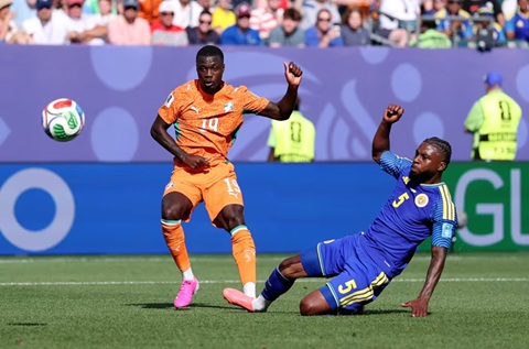 Nicolas Pepe dứt điểm đẳng cấp nâng tỷ số lên 2-0