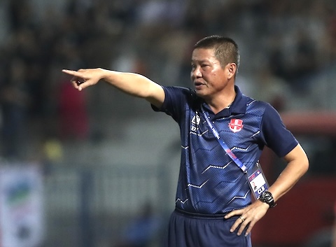 HLV Chu Đình Nghiêm khi còn nắm CLB Hải Phòng. Ảnh: Minh Tuấn 