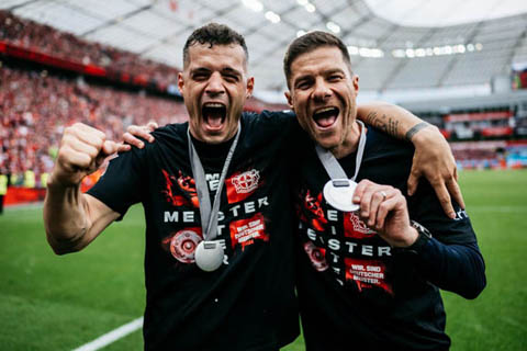 Xhaka và Alonso có thể tái hợp ở Chelsea? - Ảnh: The Sun