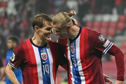 Nếu cắt đứt được mối liên hệ giữa Odegaard và Haaland, Bờ Biển Ngà sẽ làm giảm đáng kể sức mạnh của Na Uy. Ảnh: NY Times