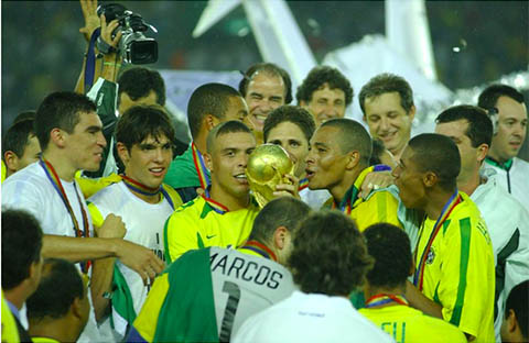 Mái tóc "dị" của Rô béo tại World Cup 2002