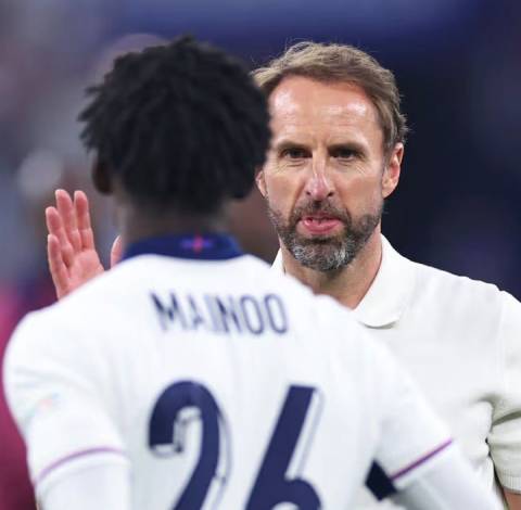 Ở EURO 2024, Anh chơi hay hơn từ khi HLV Southgate tin tưởng Mainoo
