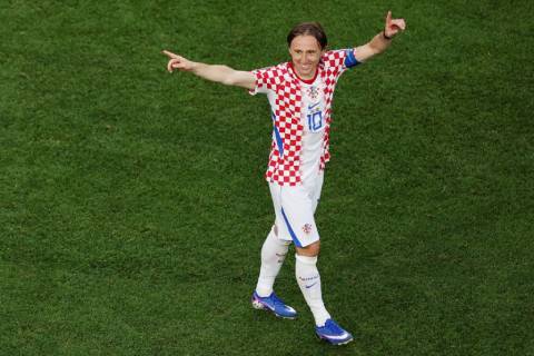 Modric và pha kiến tạo lịch sử trước Ghana