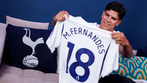 Fernandes sẽ khoác áo số 18 tại Tottenham - Ảnh: @SpursOfficial