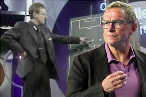 Ralf Rangnick bị cười nhạo khi giảng chiến thuật trên truyền hình năm 1998