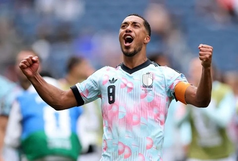 Đội trưởng Youri Tielemans trở thành người hùng của Bỉ