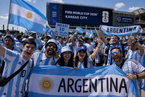 Lượng fan cuồng nhiệt vừa là động lực vừa là áp lực với Argentina