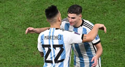 Lautaro Martinez hay Julian Alvarez?