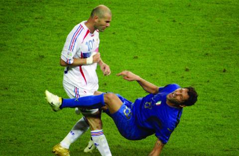 Zidane chia tay World Cup 2006 với cú húc đầu tai tiếng