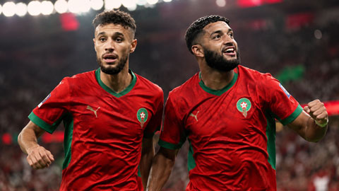 Mazraoui và Saibari sẽ làm mọi cách để ngăn cản Davies