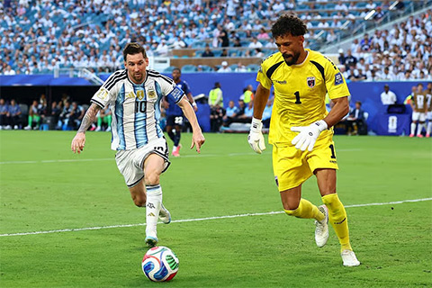 Argentina của Messi chật vật vượt qua Cape Verde của Vozinha