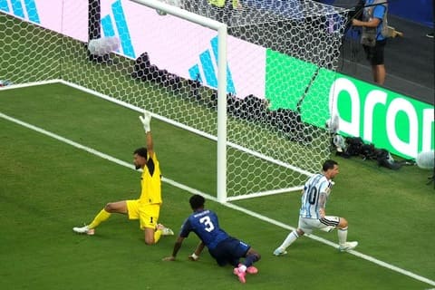 Lần gần nhất Messi xé lưới một đội châu Phi là bàn mở tỷ số trước Cape Verde. Ảnh: Facebook