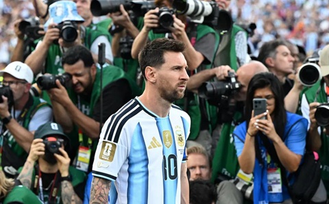 Không ai biết Messi thực sự là ai phía sau những ánh đèn truyền thông