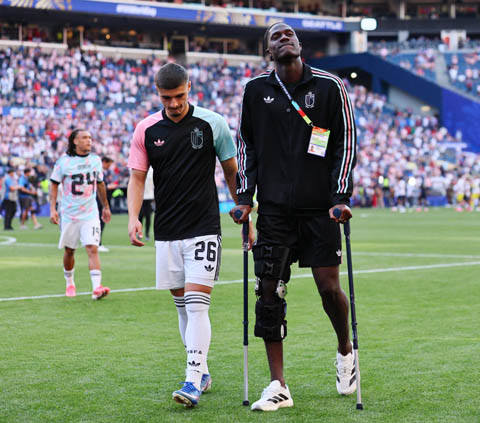 Onana ngồi ngoài dài hạn là tin xấu cho Bỉ lẫn Aston Villa