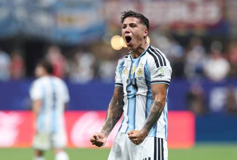 Enzo Fernandez đóng vai người hùng giải cứu Argentina