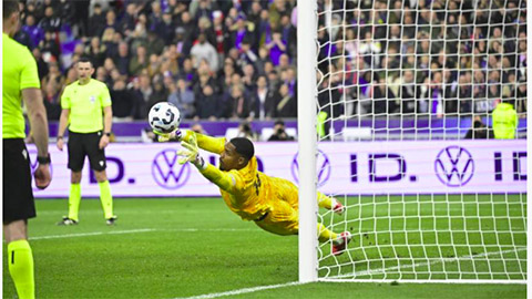 Maignan đã kết thúc chuỗi ngày không thể cản phá các quả penalty của các thủ môn ĐT Pháp tại đấu trường World Cup (không tính loạt luân lưu 11 mét) kể từ năm 1998