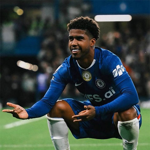Andrey Santos đã vượt qua buổi kiểm tra y tế để gia nhập MU